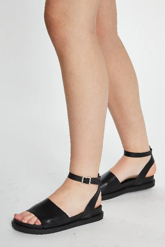 Luxurious and opulent women's shoe optionsBlack PU Buckle Strap Sandals