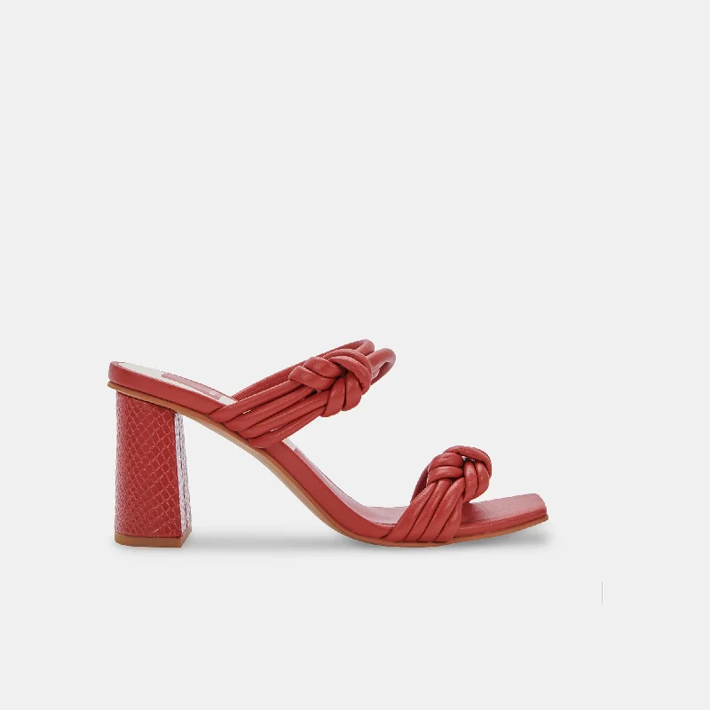 Practical and stylish women's shoes for travelPAMA HEELS CHILI STELLA
