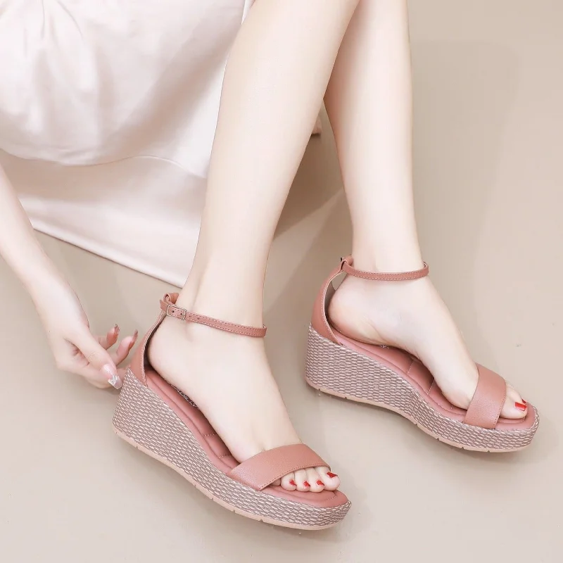 Chic and trendy women's shoes for the officePlatform Wide-Fit Wonders - Camel (580.003) Chic and trendy women's shoes for the officePlatform Wide-Fit Wonders - Camel (580.003)