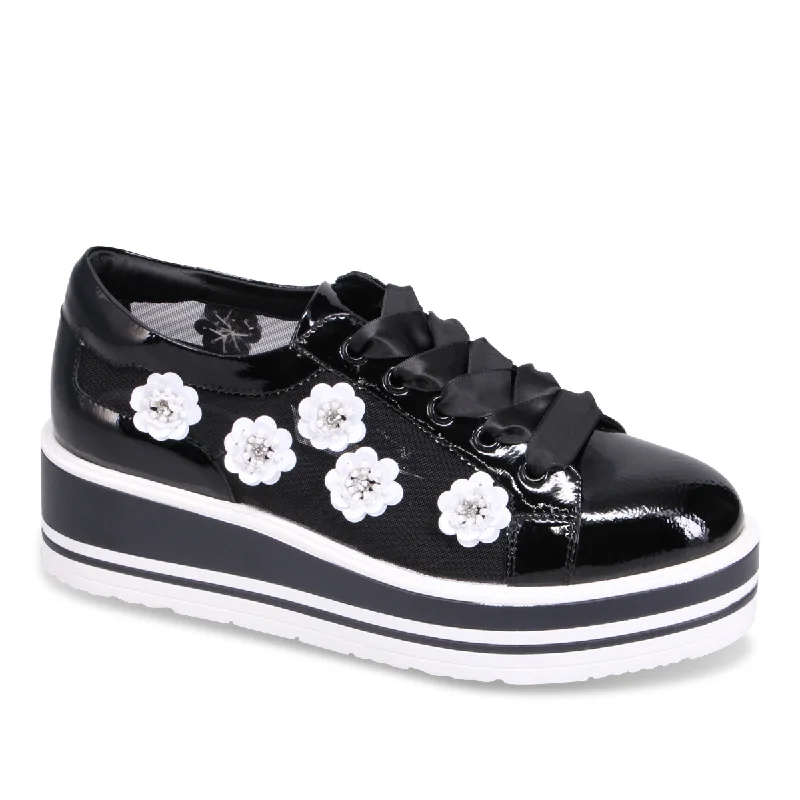 Comfy and cozy women's shoes for loungingDJANGO & JULIETTE SERENOY