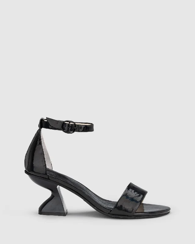 Chic and stylish women's shoes for graduation ceremoniesCastel Heel - Black