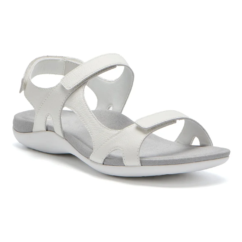 Stylish and comfortable women's shoes for long flightsOasis Sport Sandal