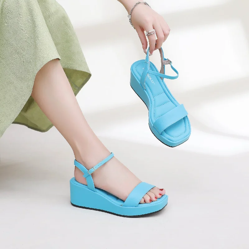 Comfortable yet fashionable women's shoesComfort Step Platform Sandals - Blue (580.004)