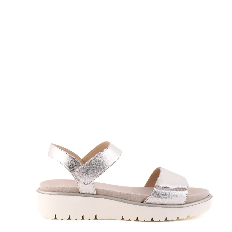 Versatile and stylish women's shoes for everyday chic33518 White Gold
