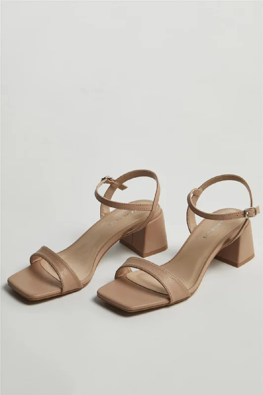 Stylish and practical women's shoes for rainy daysBeige Low Block-Heel Sandals