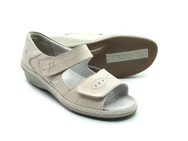 Chic and trendy women's shoe fashionsSuave Yolanda