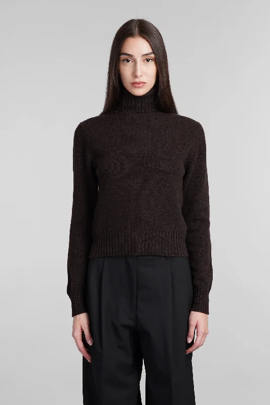 Knitwear in brown cashmere