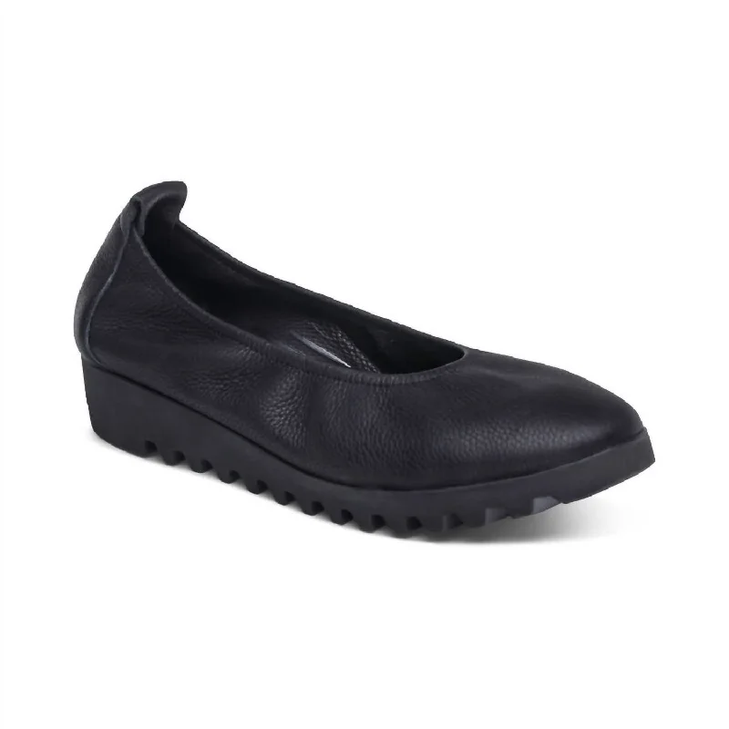 Brianna Ballet Flat In Black