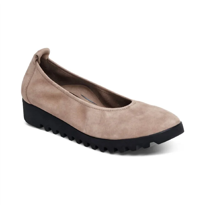 Brianna Ballet Flat In Taupe