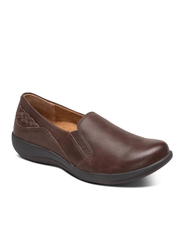 Trisha Slip-On In Brown