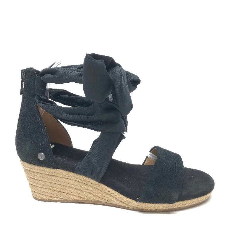 Versatile and stylish women's shoes for city walksBlack Sandals Heels Wedge Ugg, Size 7