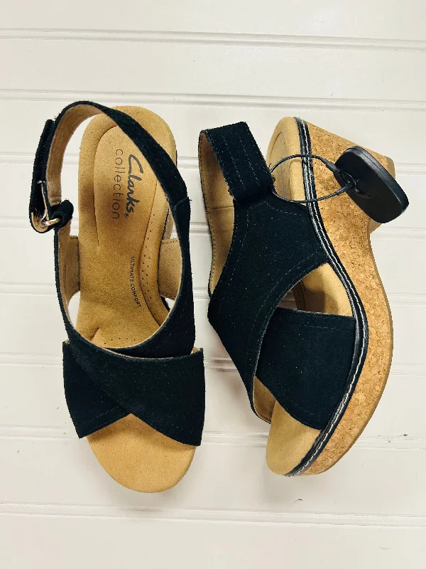 Versatile and stylish women's shoes for city walksSandals Heels Block By Clarks In Black, Size: 8.5