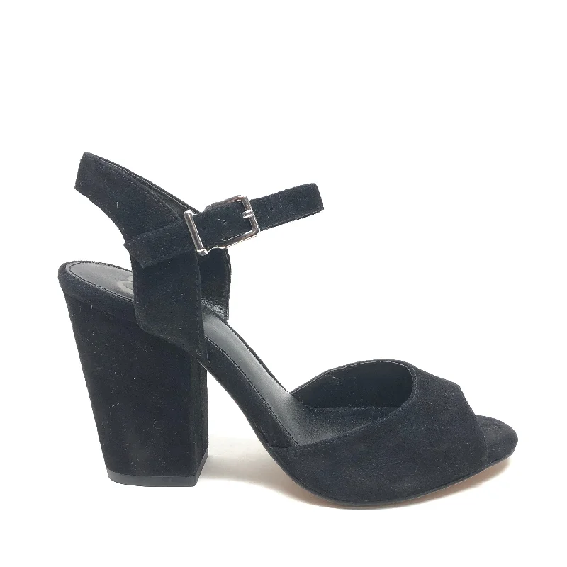 Chic and stylish women's shoes for graduation ceremoniesSandals Heels Block By Gianni Bini  Size: 6.5
