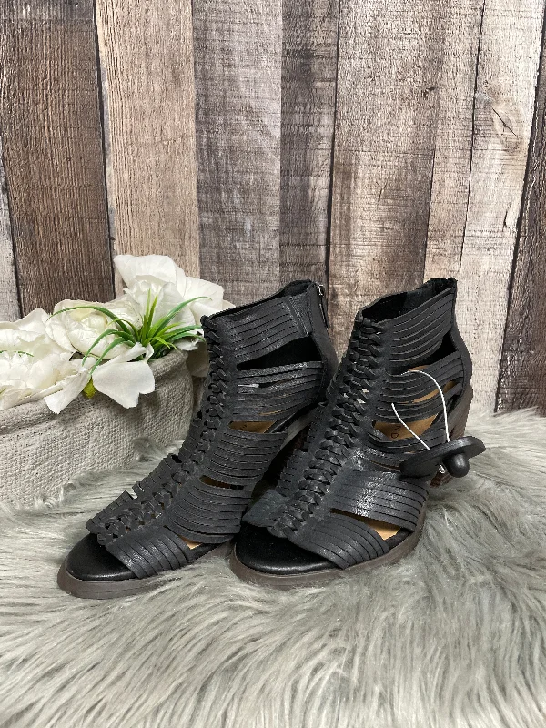 Stunning and glamorous women's shoes for evenings outSandals Heels Block By Lucky Brand In Black, Size: 6