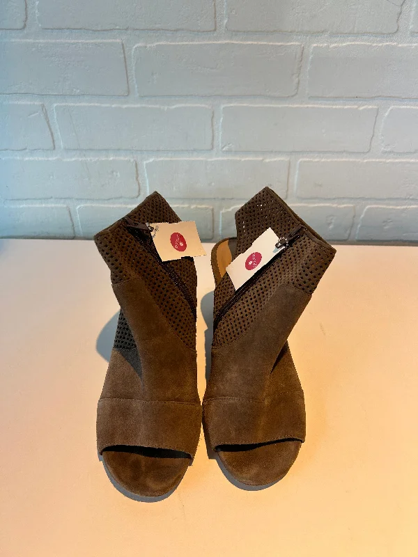 Comfy and casual women's shoes for the weekendSandals Heels Block By Market & Spruce In Brown, Size: 7