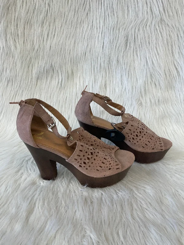 Timeless and elegant women's shoe classicsSandals Heels Block By Report In Brown & Pink, Size: 9.5