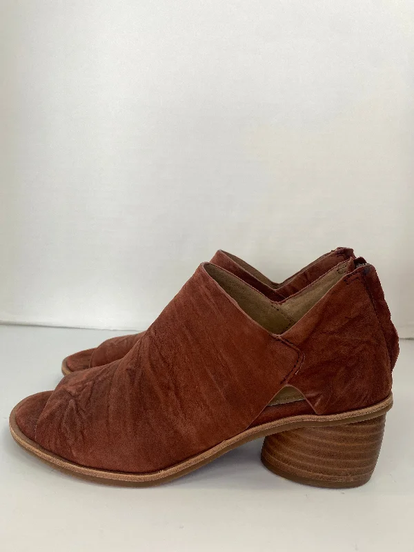 Classy and elegant women's shoes for formal eventsSandals Heels Block By Sofft In Red, Size: 9