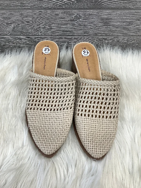 Elegant and sophisticated women's shoe stylesSandals Heels Block By Time And Tru In Tan, Size: 9.5
