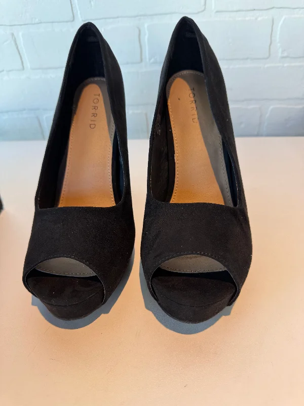 Chic and versatile women's footwearSandals Heels Block By Torrid In Black, Size: 9.5