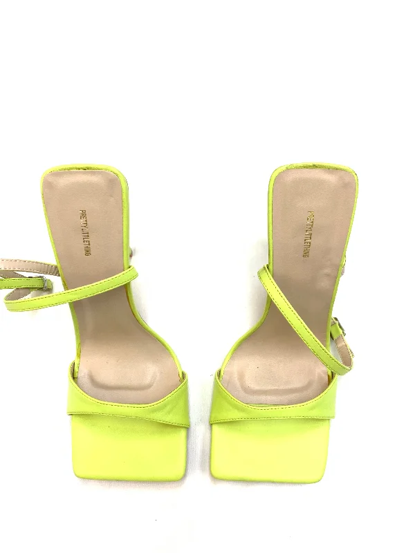 Versatile and chic women's shoes for everyday eleganceSandals Heels Stiletto By Pretty Little Thing In Green, Size: 7