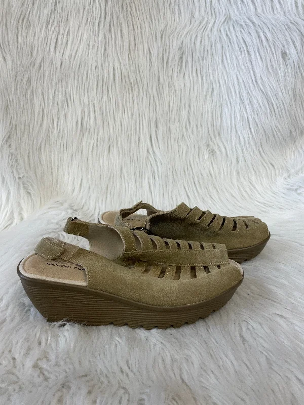 Stylish and practical women's shoes for rainy daysSandals Heels Stiletto By Skechers In Tan, Size: 7.5