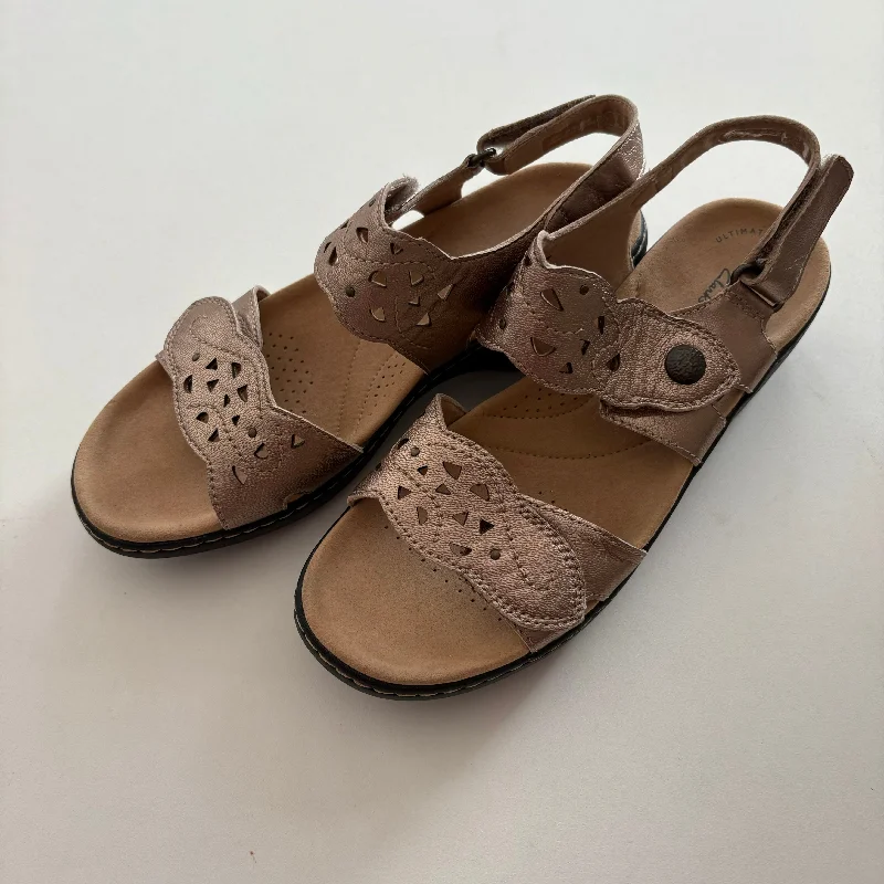 Durable and stylish women's shoes for outdoor activitiesSandals Heels Wedge By Clarks In Gold, Size: 7