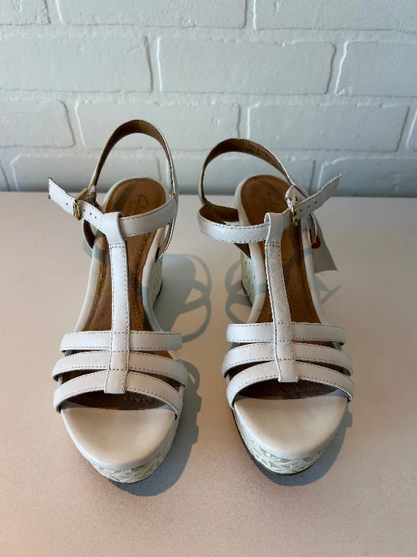 Warm and cozy women's shoes for winterSandals Heels Wedge By Clarks In White, Size: 7
