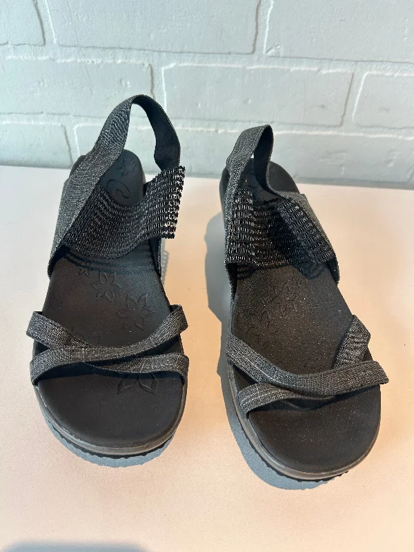 Chic and versatile women's footwearSandals Heels Wedge By Skechers In Grey, Size: 9