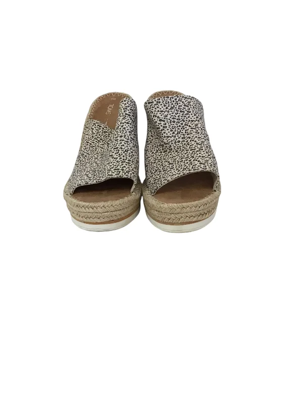 Feminine and romantic women's shoe designsSandals Heels Wedge By Toms In Animal Print, Size: 9.5