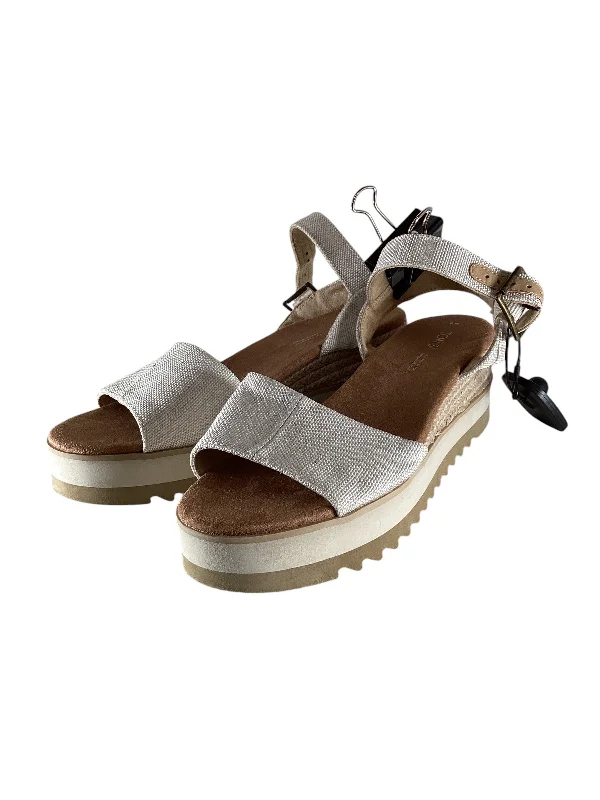 Versatile and stylish women's shoes for all occasions and seasonsSandals Heels Wedge By Toms In Cream, Size: 9