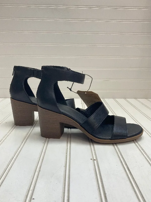Versatile and stylish women's shoes for everyday chicBlack & Brown Sandals Heels Block Frye And Co, Size 9.5 Versatile and stylish women's shoes for everyday chicBlack & Brown Sandals Heels Block Frye And Co, Size 9.5