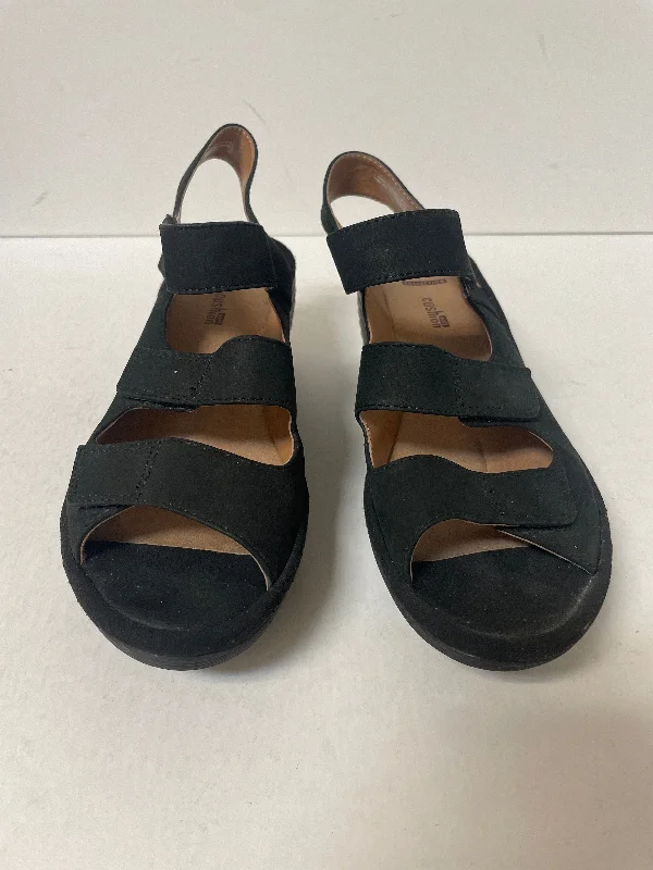 Exotic and bold women's shoe designsBlack Sandals Heels Block Clarks, Size 7