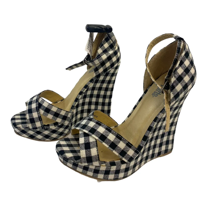 Comfortable and supportive women's shoes for all-day wearBlue Sandals Heels Wedge Charlotte Russe, Size 6