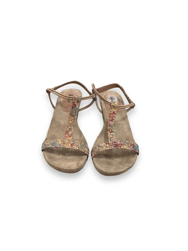 Comfy and stylish women's shoes for everyday casual wearFloral Print Sandals Heels Wedge Style And Company, Size 7