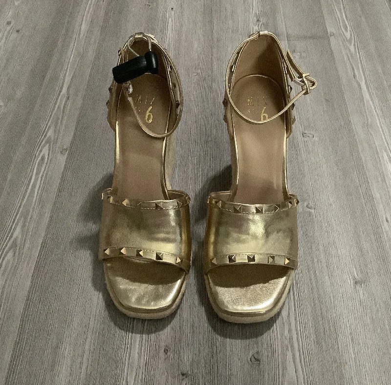 Stylish and practical women's shoes for rainy daysGold Sandals Heels Wedge Mix No 6, Size 10