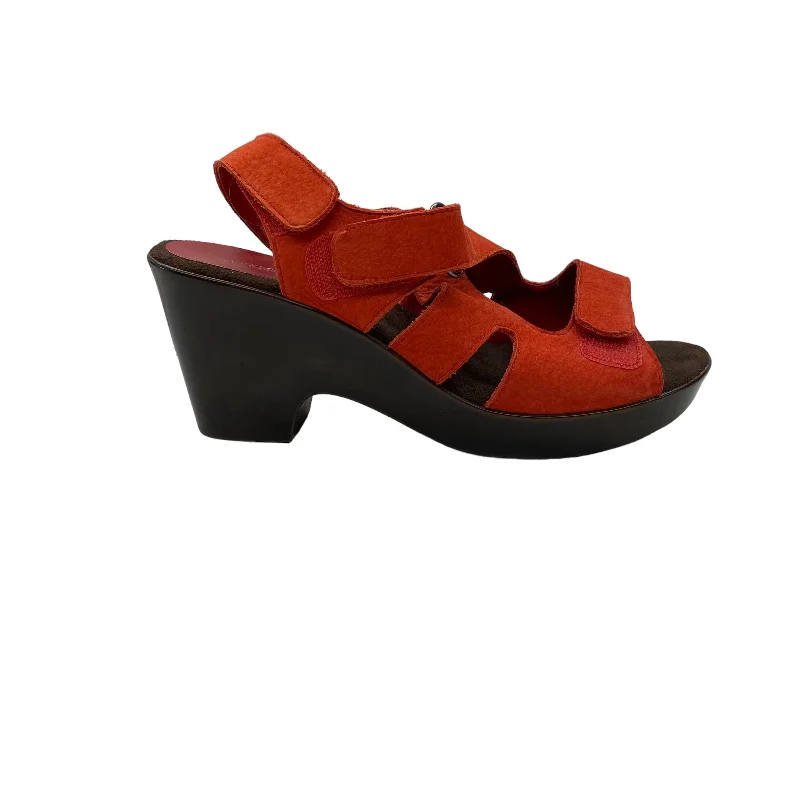 Vibrant and colorful women's shoe collectionsORANGE SANDALS HEELS BLOCK by AEROSOLES Size:8.5