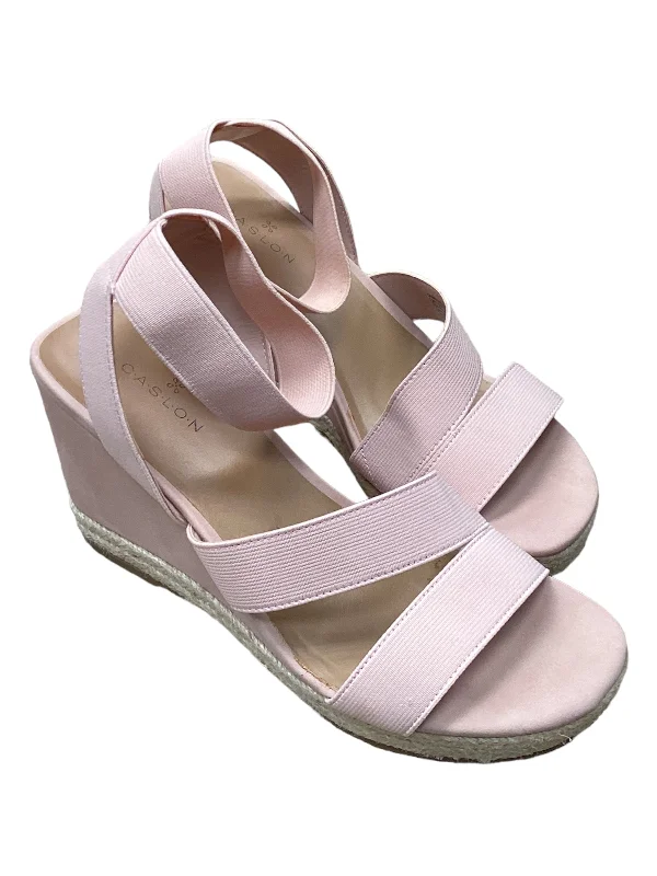 Flattering and figure-hugging women's footwearPink Sandals Heels Wedge Caslon, Size 7