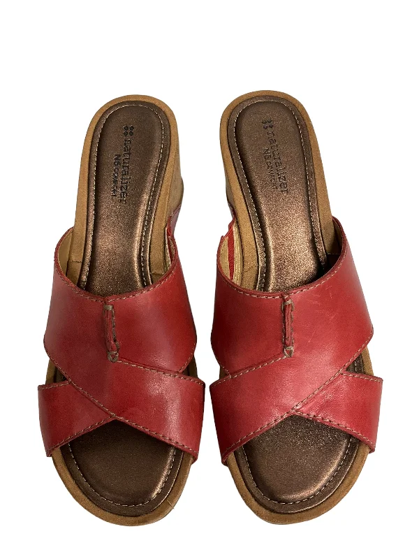 Warm and cozy women's shoes for winterRed Sandals Heels Wedge Naturalizer, Size 10