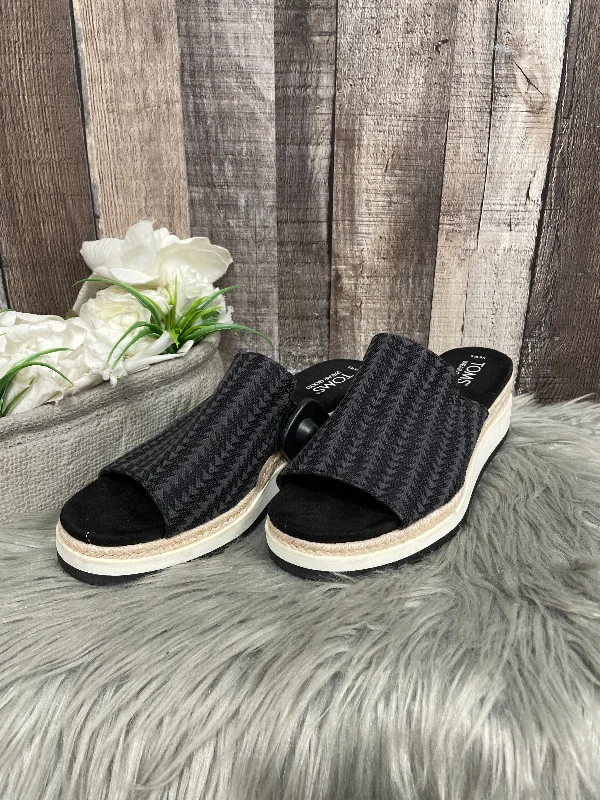 Comfy and stylish women's shoes for everyday casual wearSandals Heels Wedge By Toms In Black, Size: 8