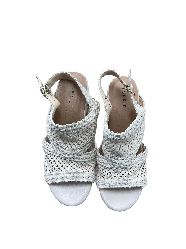 Bold and statement-making women's shoes for the bold and beautifulSandals Heels Wedge By Torrid In Ivory, Size: 11.5
