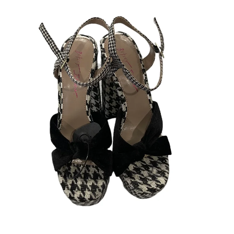 Durable and stylish women's shoes for active lifestylesShoes Heels Block By Betsey Johnson In Black & White, Size: 9