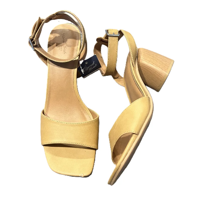 Elegant and sophisticated women's shoes for red carpet eventsTan Sandals Heels Block By Universal Thread, Size: 10 Elegant and sophisticated women's shoes for red carpet eventsTan Sandals Heels Block By Universal Thread, Size: 10