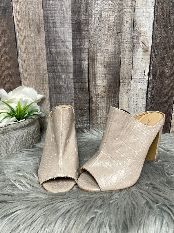 Comfy and stylish women's shoes for everyday comfortTan Sandals Heels Block Express, Size 7