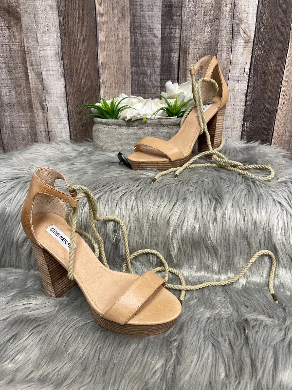 Durable and stylish women's shoes for outdoor activitiesTan Sandals Heels Block Steve Madden, Size 10