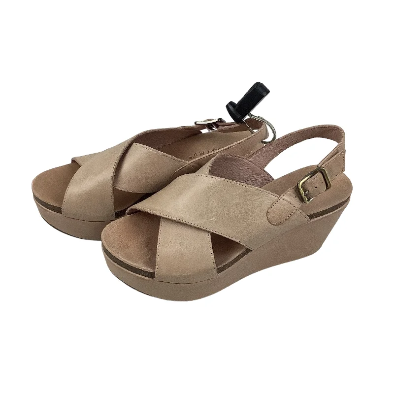 Classic and timeless women's footwear choicesTan Sandals Heels Wedge Cmc, Size 6