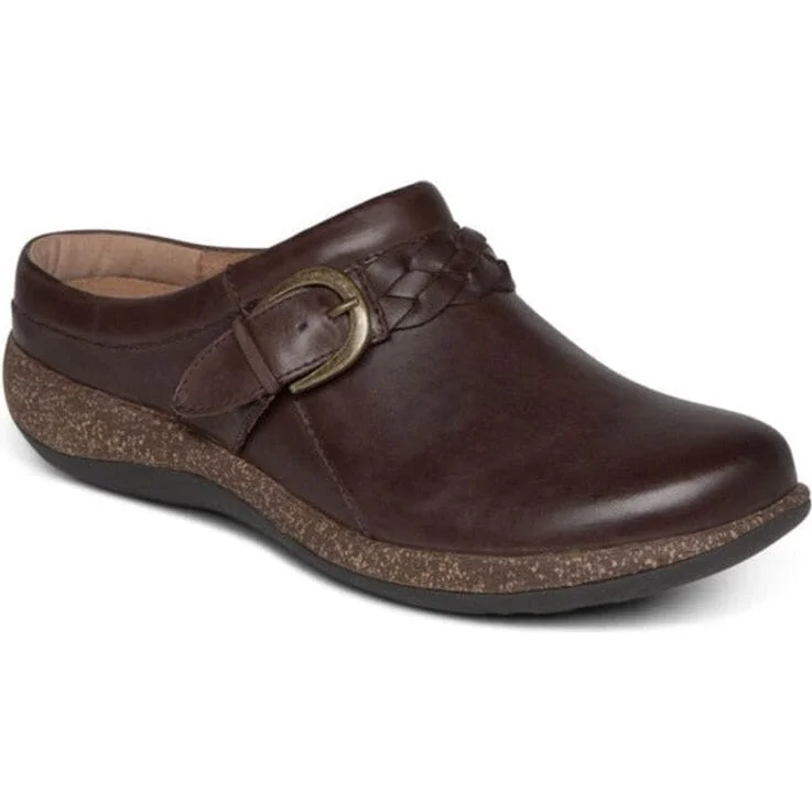 Comfy and stylish women's shoes for lounging around the houseAETREX LIBBY COMFORT CLOG