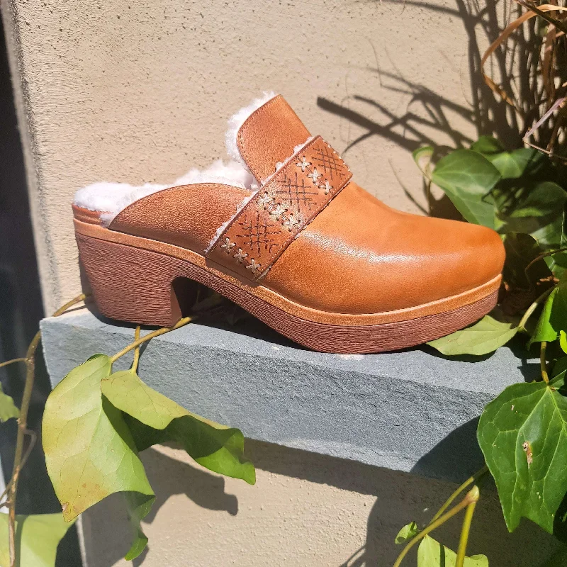 Flattering and stylish women's shoes for wide feetAntelope - Lola