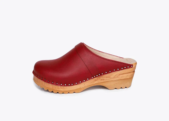 Chic and stylish women's shoes for fashion weekDa Vinci Clog in Red from Good Guys