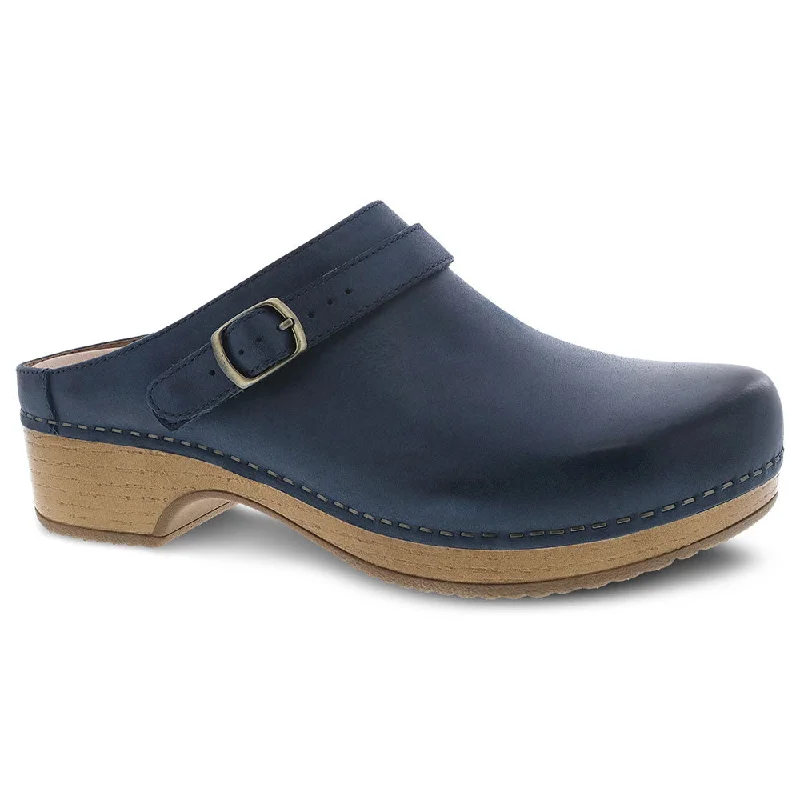 Elegant and sophisticated women's shoe stylesBerry Mule Clog