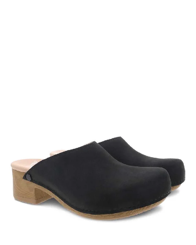 Elegant and sophisticated women's shoes for opera nightsDansko Giulia